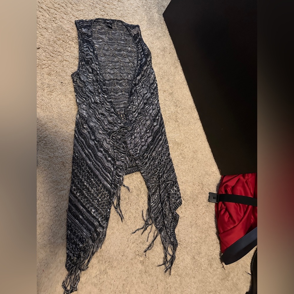 Rue21 Black and Gray Knit Fringe Vest. Medium